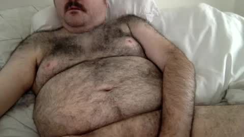 Snapshot of elago chatting on 06.19.26 elabear online show from 06.19.26