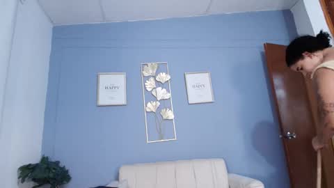 Snapshot of elah_sophia2 chatting on 10.16.25 elah_sophia2 online show from 10.16.25