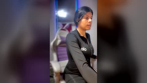 Elahia online show from 12.18.25