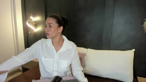 E L A I A online show from 07.22.26