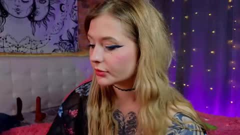 Lina online show from 02.18.25