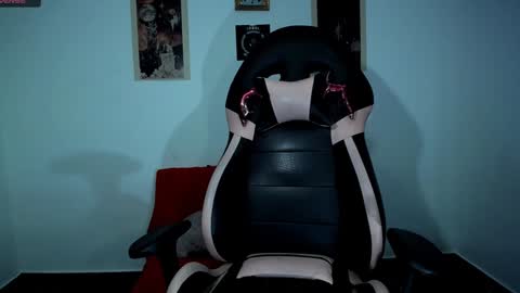 Snapshot of elaine6 chatting on 12.05.24 eli online show from 12.05.24