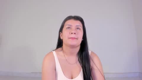 Snapshot of elalove_ chatting on 02.18.26 Ela online show from 02.18.26