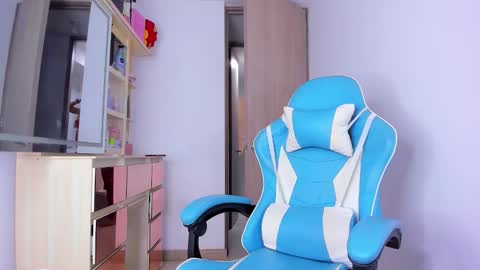 elalux777 online show from 10.02.25