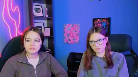 Snapshot of elani_grey chatting on 02.12.26 elani online show from 02.12.26