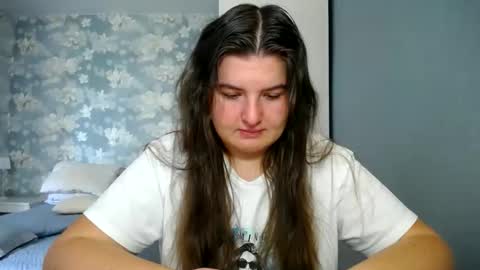 Elanis online show from 03.10.26