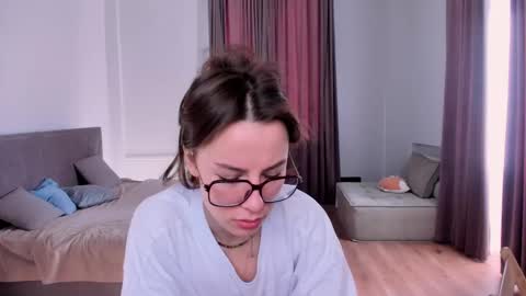 Snapshot of elannand chatting on 03.10.26 ELA 3 online show from 03.10.26