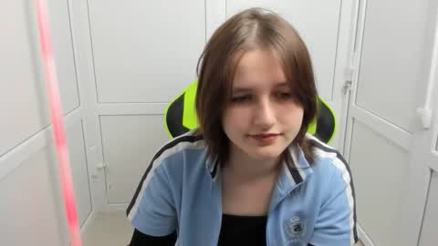 Evie online show from 04.22.26
