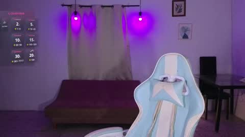 Snapshot of elaseles23 chatting on 11.08.25 elaseles23 online show from 11.08.25