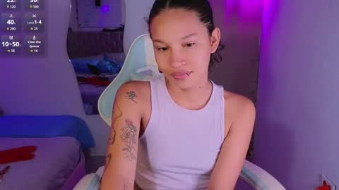 Snapshot of elaseles23 chatting on 11.30.25 elaseles23 online show from 11.30.25