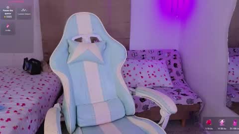 Snapshot of elaseles23 chatting on 12.05.25 elaseles23 online show from 12.05.25