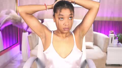 Electra Jones online show from 11.05.25