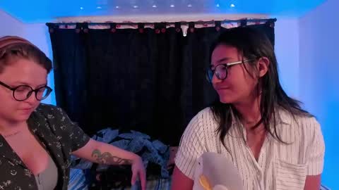 Snapshot of electricnightsxxx chatting on 05.25.26 LEXA CLARKE online show from 05.25.26
