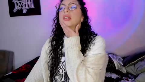 Snapshot of elena_lust chatting on 02.24.25 Elena online show from 02.24.25