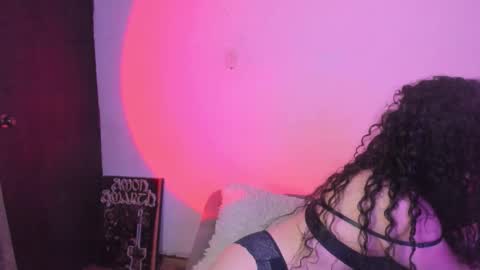 Snapshot of elena_lust chatting on 11.08.25 Elena online show from 11.08.25