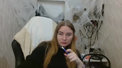 Elena online show from 10.31.25