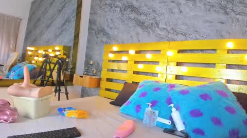 Snapshot of elena_mature chatting on 01.22.25 Elena online show from 01.22.25