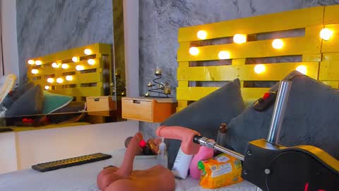 Snapshot of elena_mature chatting on 02.27.25 Elena online show from 02.27.25