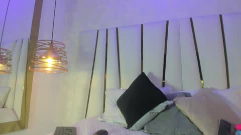 Elena online show from 04.24.26