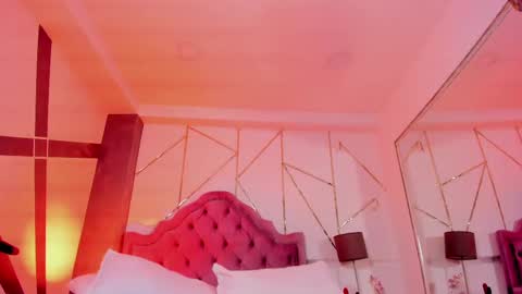 Snapshot of elena_rosse chatting on 02.23.25 Elena online show from 02.23.25