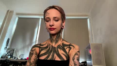 Mia online show from 04.20.26