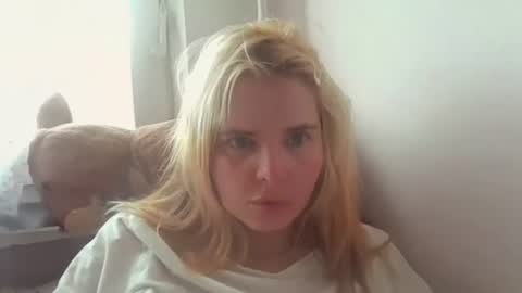 Snapshot of elenaflirt chatting on 06.20.26 Elena online show from 06.20.26