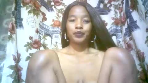 elenah013 online show from 10.18.25