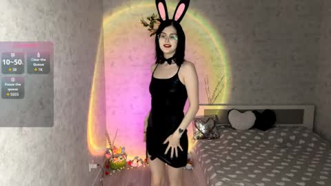 Annie PVT IS OPEN online show from 04.04.26