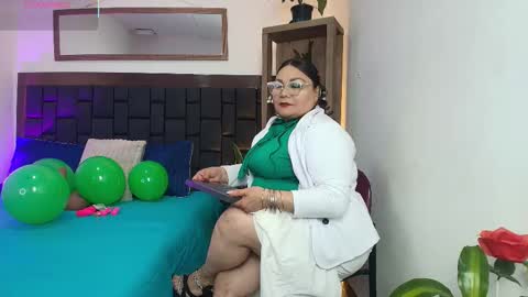 elenna_boobs_ online show from 03.17.26