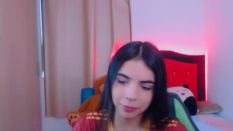 Snapshot of elenna_hotx chatting on 01.20.25 agnes online show from 01.20.25