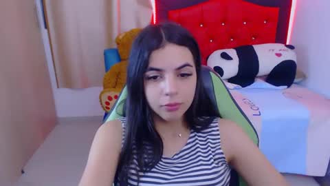 Snapshot of elenna_hotx chatting on 01.23.25 agnes online show from 01.23.25