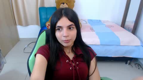 Snapshot of elenna_hotx chatting on 03.08.25 agnes online show from 03.08.25