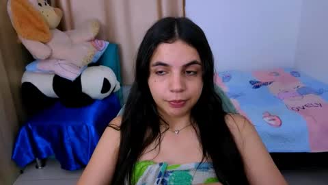 Snapshot of elenna_hotx chatting on 09.20.25 agnes online show from 09.20.25