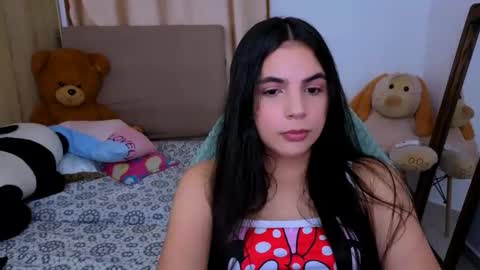 Snapshot of elenna_hotx chatting on 11.14.25 agnes online show from 11.14.25