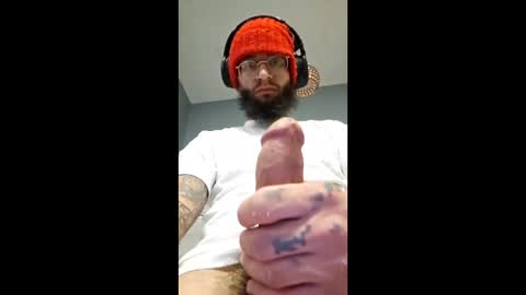 Snapshot of elephant_titus chatting on 12.21.25 elephant_titus online show from 12.21.25