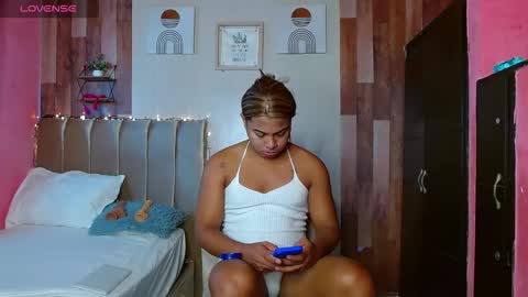 Snapshot of eletrabrowns chatting on 03.01.26 eletrabrowns online show from 03.01.26