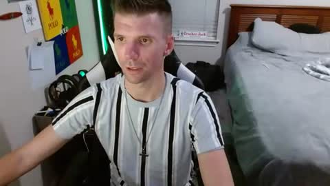 Snapshot of elevatetlb chatting on 12.02.25 Walker online show from 12.02.25