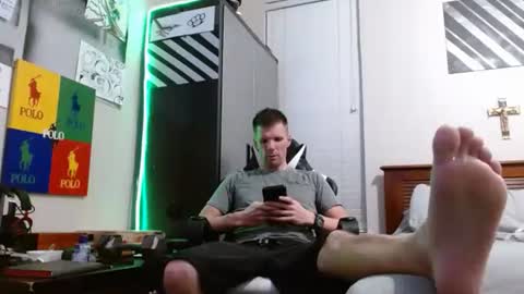 Snapshot of elevatetlb chatting on 12.17.25 Walker online show from 12.17.25