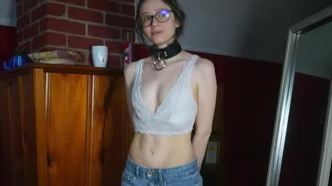 Snapshot of elfenemma chatting on 03.06.26 Emma online show from 03.06.26