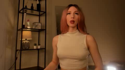 Snapshot of elfiecollins chatting on 11.16.25 Elfie online show from 11.16.25