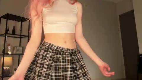 Snapshot of elfiecollins chatting on 11.25.25 Elfie online show from 11.25.25