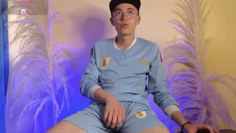 Snapshot of elian_cooper18 chatting on 01.24.25 Elian online show from 01.24.25