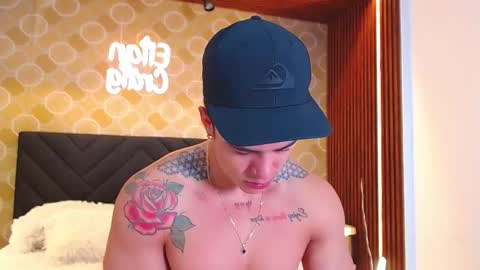 Snapshot of elian_craiggggg chatting on 12.05.25 Elian online show from 12.05.25