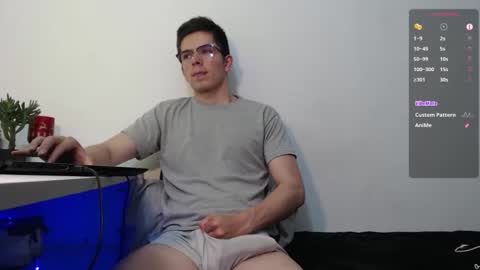 Snapshot of elian_tg chatting on 02.12.26 Elian online show from 02.12.26