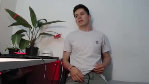 Snapshot of elian_tg chatting on 02.24.26 Elian online show from 02.24.26