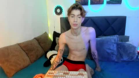 Snapshot of eliann_adam chatting on 12.18.25 eliann_adam online show from 12.18.25