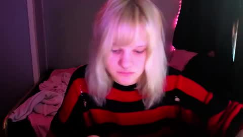 elieiza_xo online show from 04.19.26