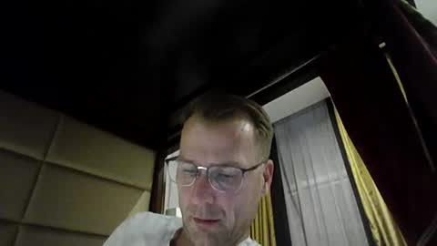 Snapshot of eliger35 chatting on 11.15.25 eliger35 online show from 11.15.25