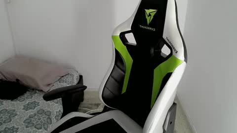 Snapshot of elii_797 chatting on 03.10.25 bby-santy online show from 03.10.25