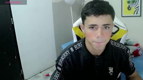 Snapshot of elii_797 chatting on 11.11.25 bby-santy online show from 11.11.25